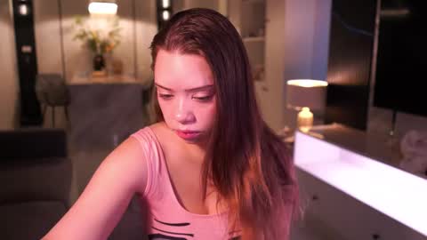 VixenMia online show from 11.24.25