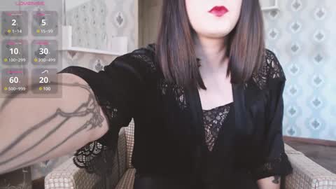 Snapshot of mia_wallase chatting on 12.08.24 mia_wallase online show from 12.08.24