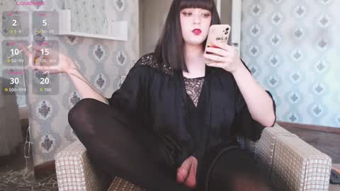 mia_wallase online show from 12.05.25