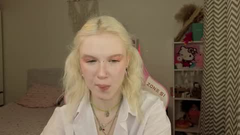 Mia online show from 03.25.26