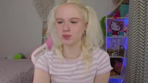 Mia online show from 04.19.26