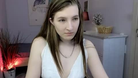 Snapshot of mia_weawer chatting on 11.29.25 Mia online show from 11.29.25