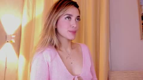 Mia White  online show from 03.10.26