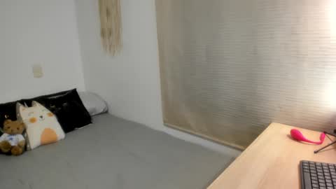 Snapshot of mia_xgray chatting on 01.31.25 Mia online show from 01.31.25