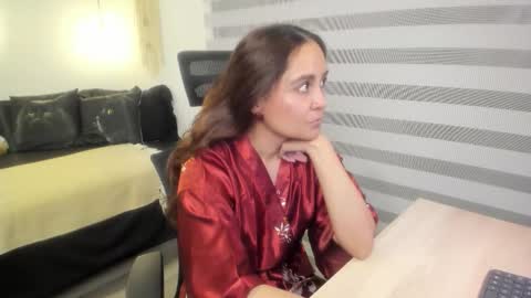 Snapshot of mia_xgray chatting on 11.22.25 Mia online show from 11.22.25