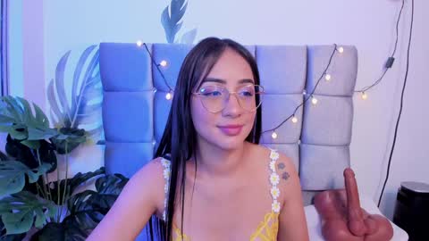 Snapshot of miaa_06 chatting on 02.07.25 mia nicolle online show from 02.07.25