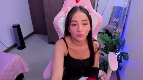 Snapshot of miaa_06 chatting on 02.25.25 mia nicolle online show from 02.25.25