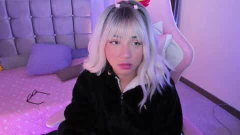 Snapshot of miaa_06 chatting on 09.20.25 mia nicolle online show from 09.20.25