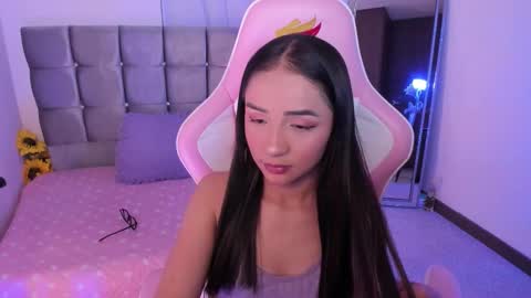 Snapshot of miaa_06 chatting on 09.25.25 mia nicolle online show from 09.25.25