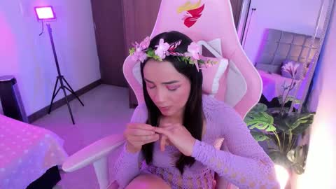 Snapshot of miaa_06 chatting on 10.19.25 mia nicolle online show from 10.19.25