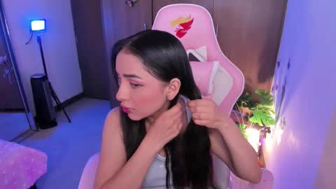 Snapshot of miaa_06 chatting on 11.13.25 mia nicolle online show from 11.13.25