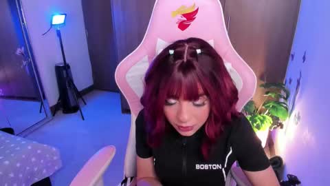 Snapshot of miaa_06 chatting on 12.18.25 mia nicolle online show from 12.18.25