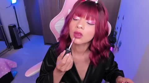 Snapshot of miaa_06 chatting on 12.22.25 mia nicolle online show from 12.22.25