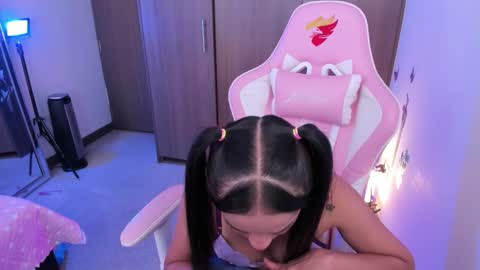 Snapshot of miaa_06 chatting on 01.08.26 mia nicolle online show from 01.08.26