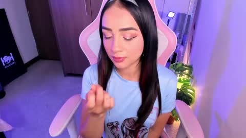 Snapshot of miaa_06 chatting on 04.16.26 mia nicolle online show from 04.16.26