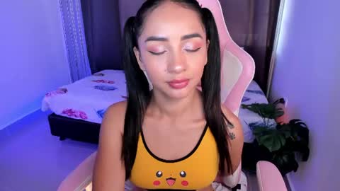 Snapshot of miaa_06 chatting on 07.16.26 mia nicolle online show from 07.16.26