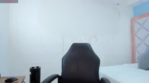 Snapshot of miaa_diamondd1 chatting on 06.27.26 Mia online show from 06.27.26