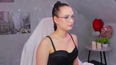 Mia online show from 03.07.26