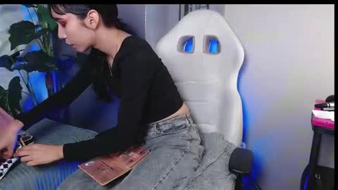 Snapshot of miaa_lee777 chatting on 10.16.25 miaa_lee777 online show from 10.16.25