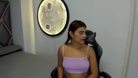Snapshot of miaa_rosse_23 chatting on 09.30.25 Mia online show from 09.30.25
