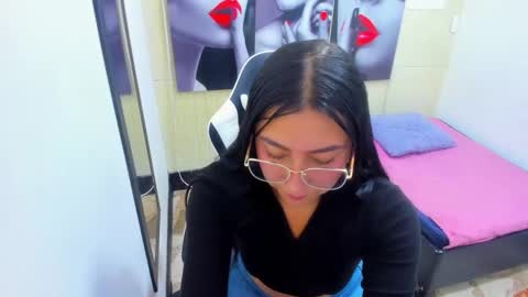       online show from 11.11.25