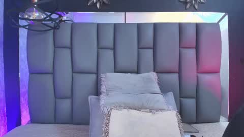 Mia online show from 09.12.25