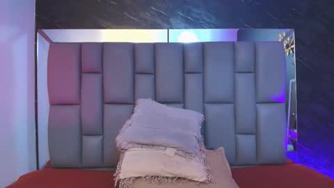 Mia online show from 10.07.25