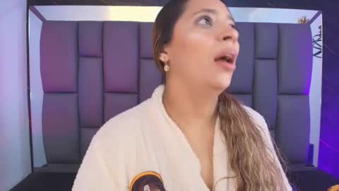 Mia online show from 02.05.26