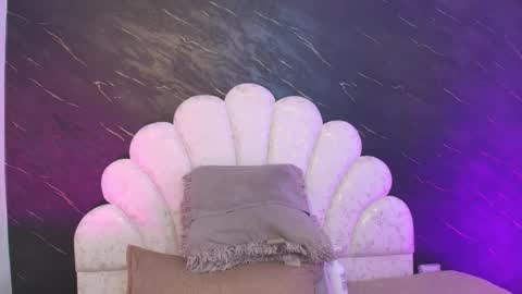 Mia online show from 03.16.26