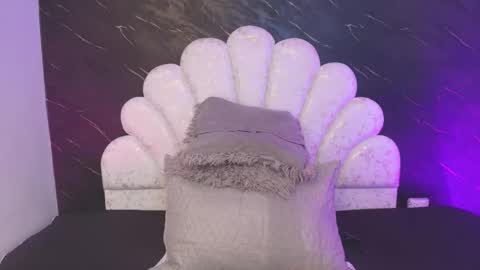 Mia online show from 03.24.26