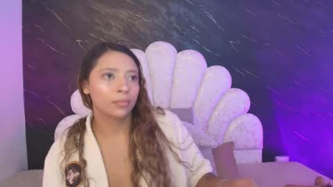 Mia online show from 04.20.26