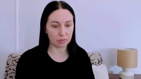 Mia online show from 04.10.26