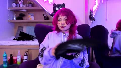 Mia online show from 02.25.25