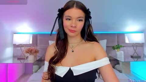 Snapshot of miaamuse chatting on 10.18.25 Mia online show from 10.18.25