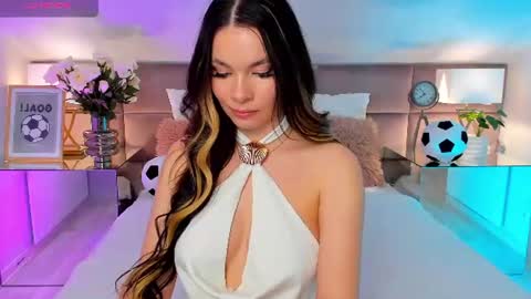Snapshot of miaamuse chatting on 06.15.26 Mia online show from 06.15.26