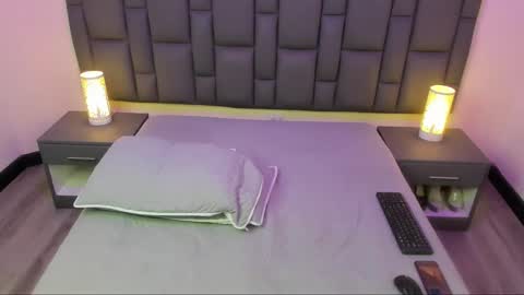 Snapshot of miaandmolly_ chatting on 03.01.25 mia red hair molly short hair online show from 03.01.25