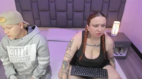 Snapshot of miaandmolly_ chatting on 03.06.25 mia red hair molly short hair online show from 03.06.25