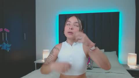 miaandnaty1 online show from 01.27.25