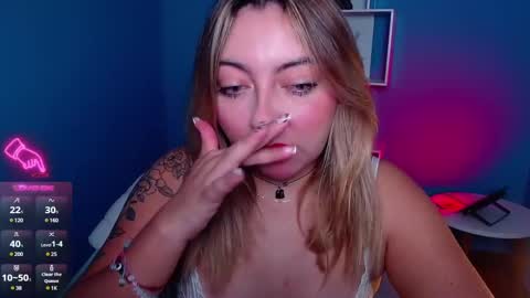 Snapshot of miaawild chatting on 12.08.24 Andrea online show from 12.08.24