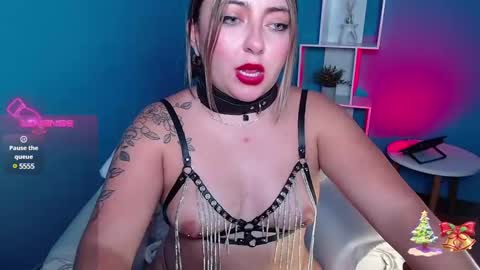 Snapshot of miaawild chatting on 01.05.25 Andrea online show from 01.05.25