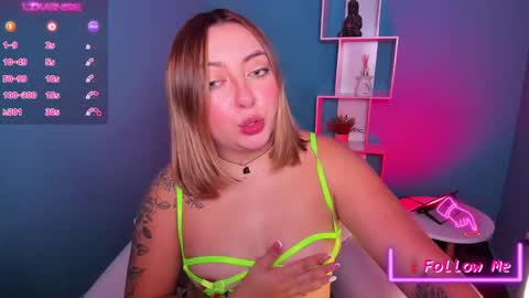 Snapshot of miaawild chatting on 02.09.25 Andrea online show from 02.09.25