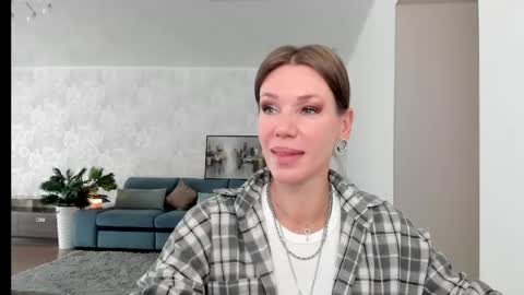 Snapshot of miababy14 chatting on 05.22.26 Mia online show from 05.22.26