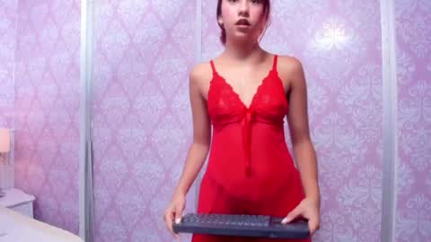 Snapshot of miabloom19 chatting on 06.04.26 Mia online show from 06.04.26