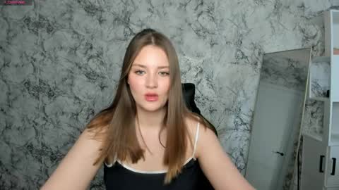 Snapshot of miabrian chatting on 05.09.26 Mia online show from 05.09.26