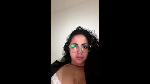 Snapshot of miacaliente777 chatting on 06.01.26 miacaliente777 online show from 06.01.26