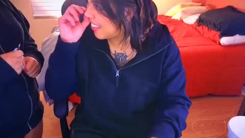 Mia online show from 01.11.25