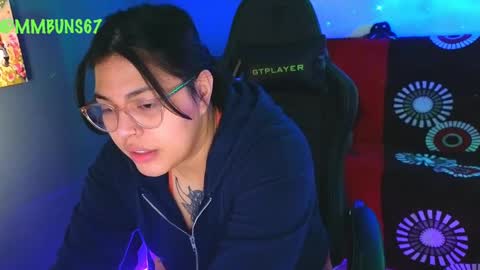 Mia online show from 10.04.25