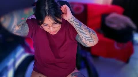 Mia online show from 12.03.25