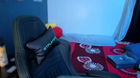 Mia online show from 04.13.26