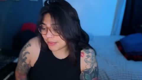 Mia online show from 04.20.26